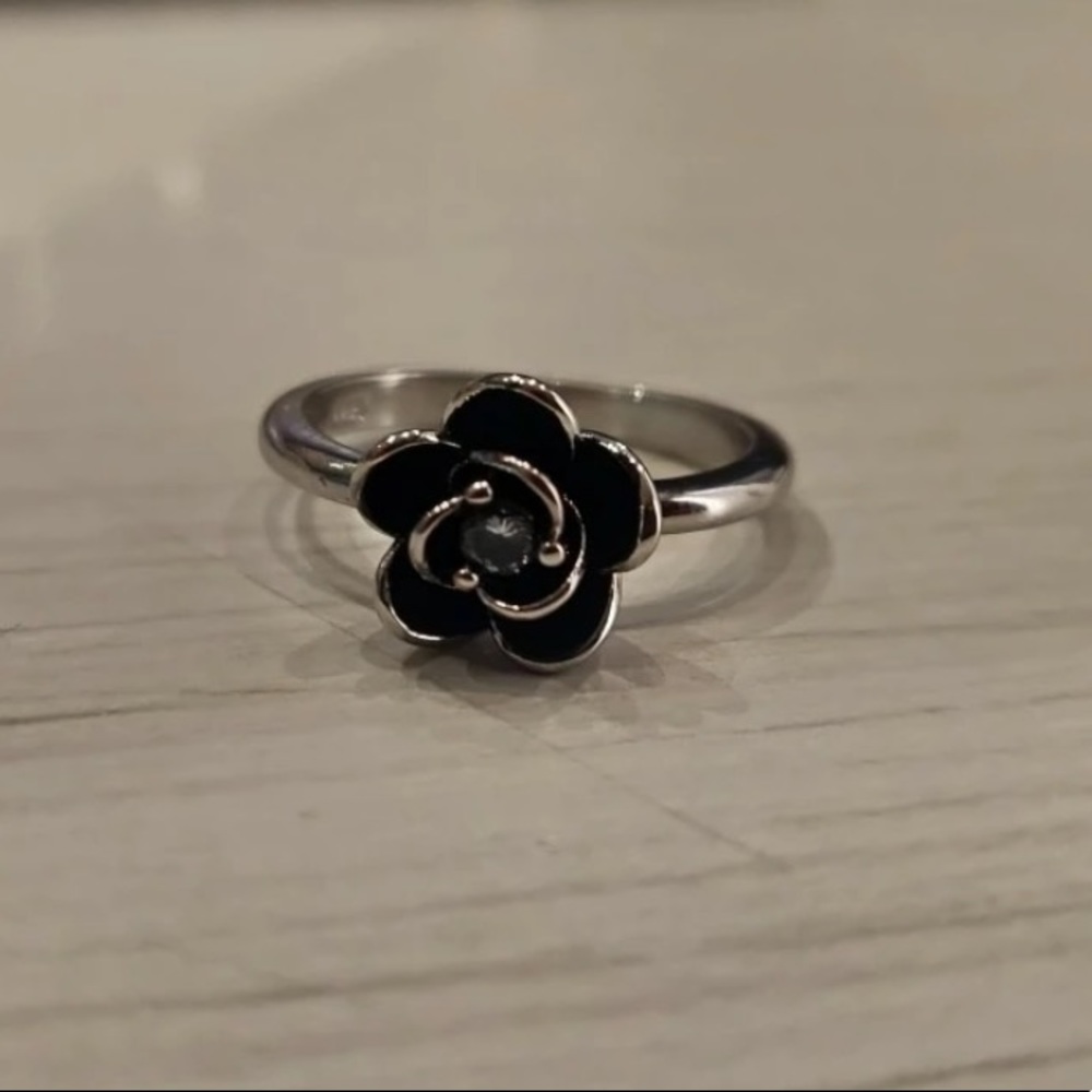 Vintage Antique Rose Flower Shape Ring - Picture 2 of 3